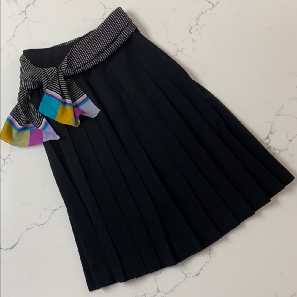 Anne Klein II pleated black 100% Wool skirt